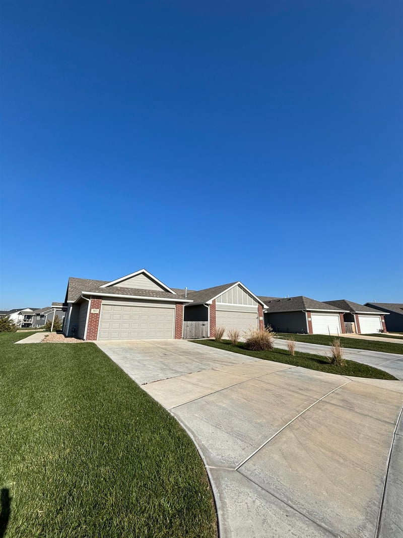 2811-2813 55th Ct N, Wichita, KS 67204
