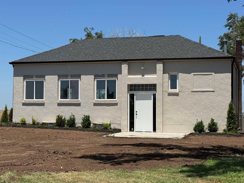 1604 E Pretty Prairie Rd, Pretty Prairie, KS 67570