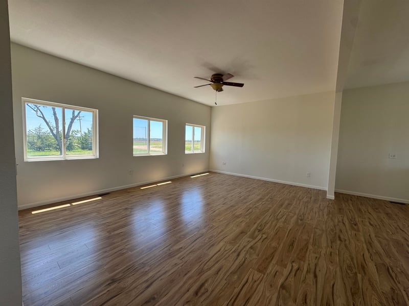 1604 E Pretty Prairie Rd, Pretty Prairie, KS 67570