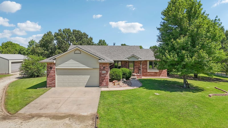 31028 W Bergkamp Dr, Garden Plain, KS 67050