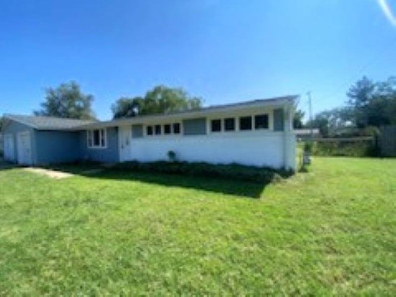 1317 Kingston Dr, Salina, KS 67401