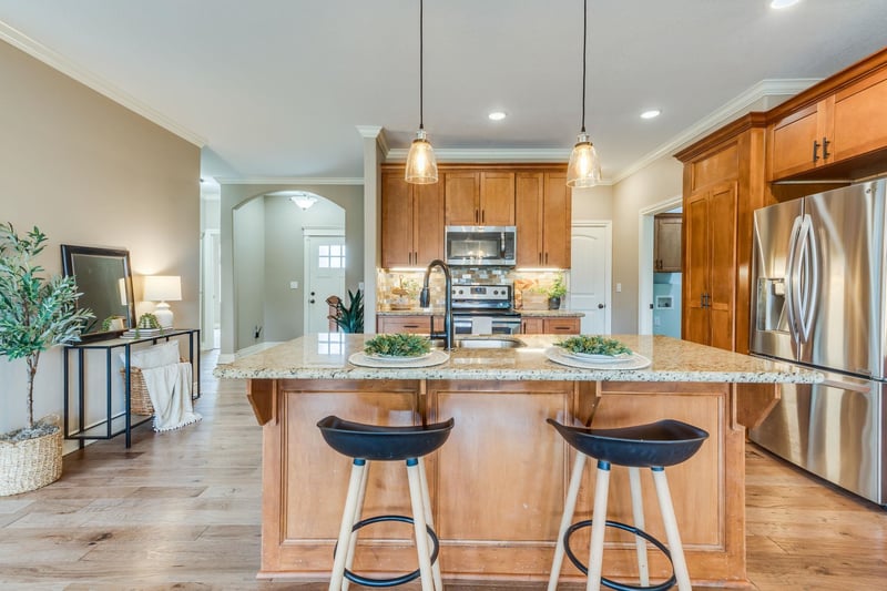1642 E Bearhill Rd, Valley Center, KS 67147
