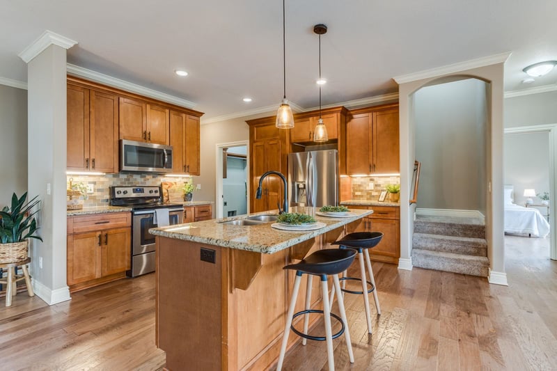 1642 E Bearhill Rd, Valley Center, KS 67147