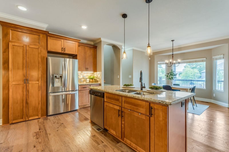 1642 E Bearhill Rd, Valley Center, KS 67147