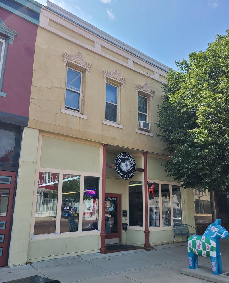 106 S Main St, Lindsborg, KS 67456