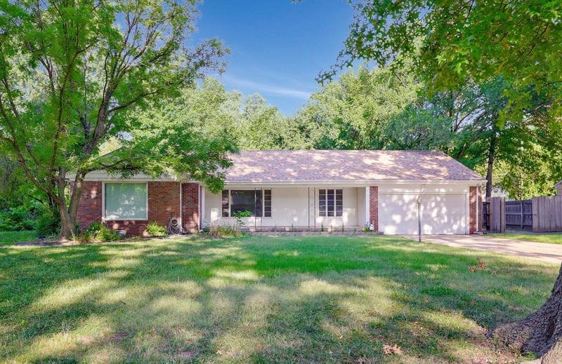 73 S Mission Rd, Eastborough, KS 67207