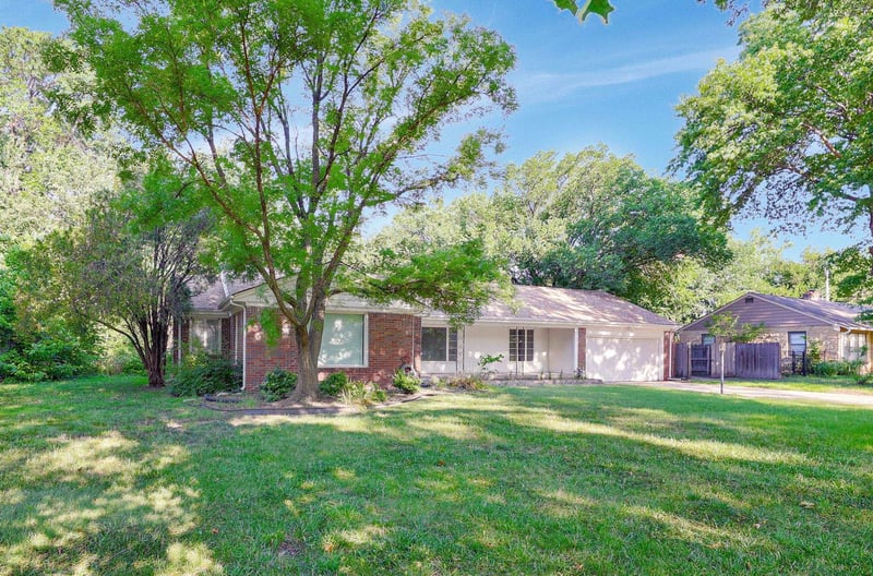 73 S Mission Rd, Eastborough, KS 67207