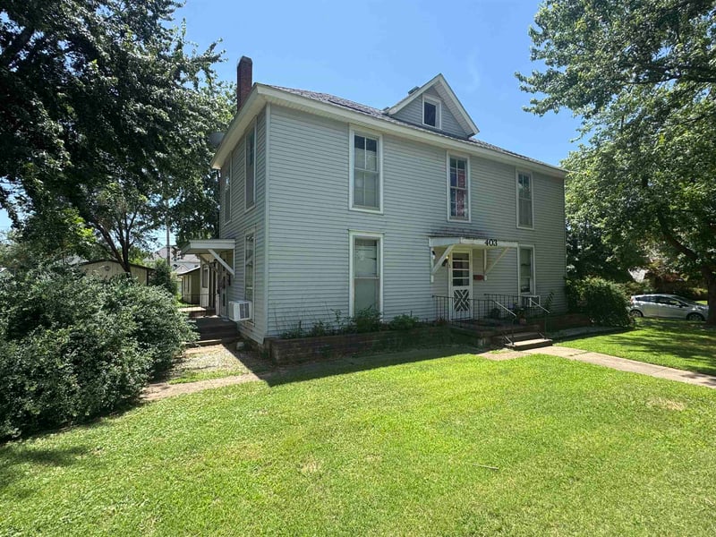 403 11th Ave, Winfield, KS 67156