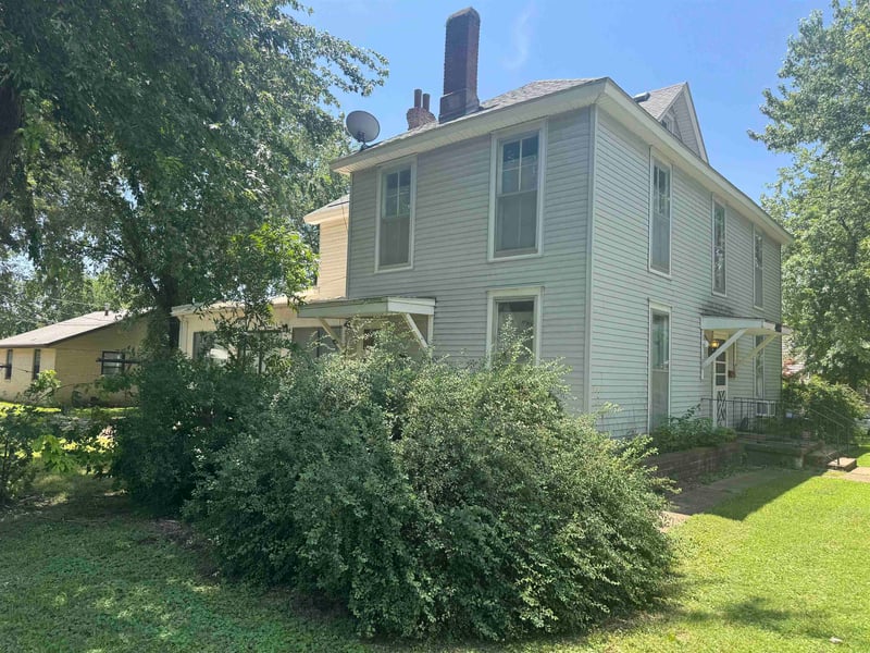 403 11th Ave, Winfield, KS 67156