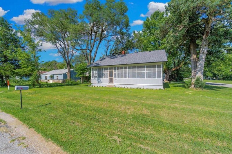 327 N Elm St, Douglass, KS 67039