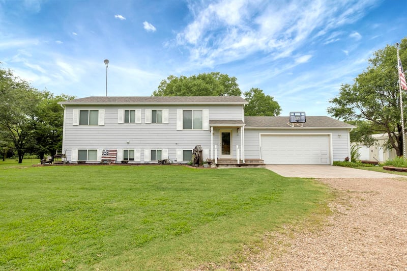 1281 NE 120th Ave, Murdock, KS 67111