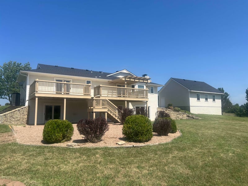 24601 W Pheasant Ct, Viola, KS 67149