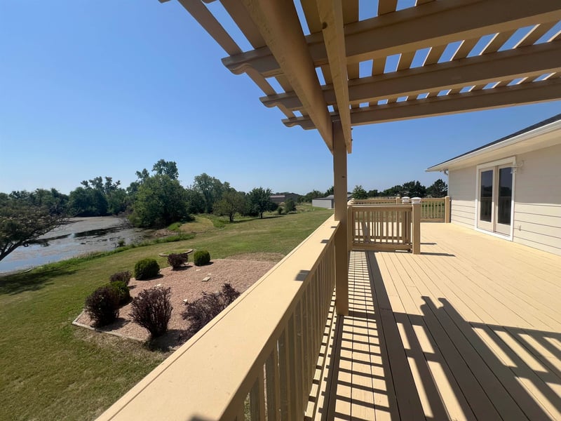 24601 W Pheasant Ct, Viola, KS 67149