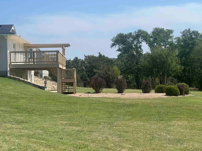 24601 W Pheasant Ct, Viola, KS 67149