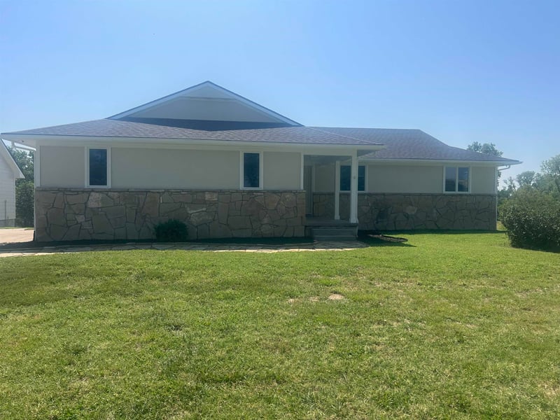 24601 W Pheasant Ct, Viola, KS 67149