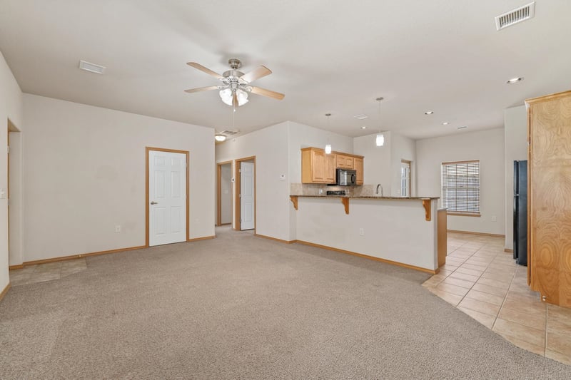 201 Karla Ave, Haysville, KS 67060