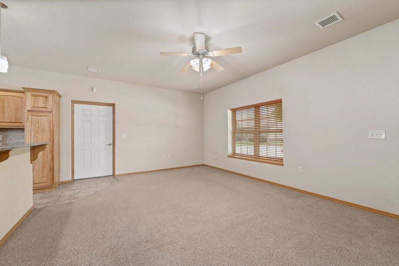 201 Karla Ave, Haysville, KS 67060