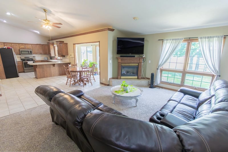 720 Marilyn St, Minneapolis, KS 67467