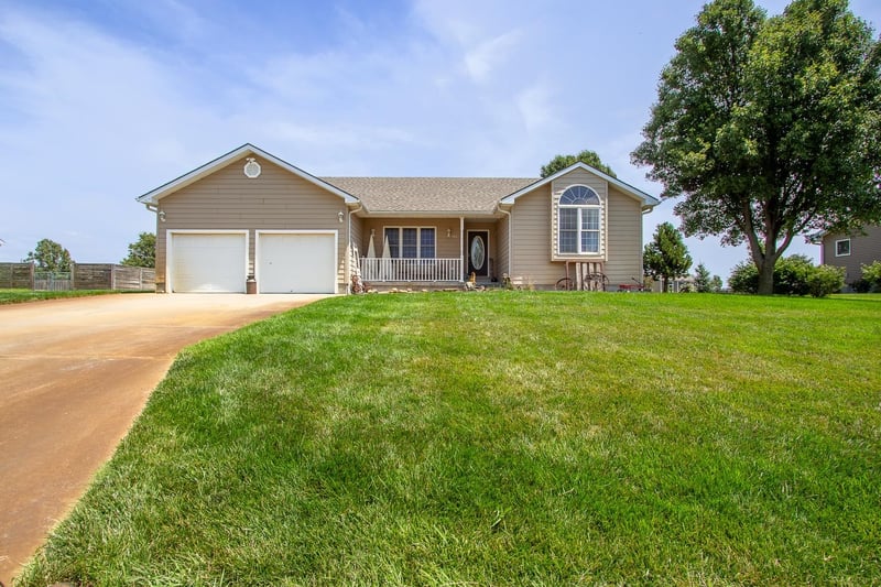 720 Marilyn St, Minneapolis, KS 67467
