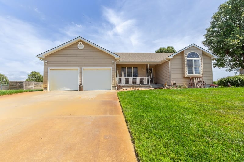 720 Marilyn St, Minneapolis, KS 67467