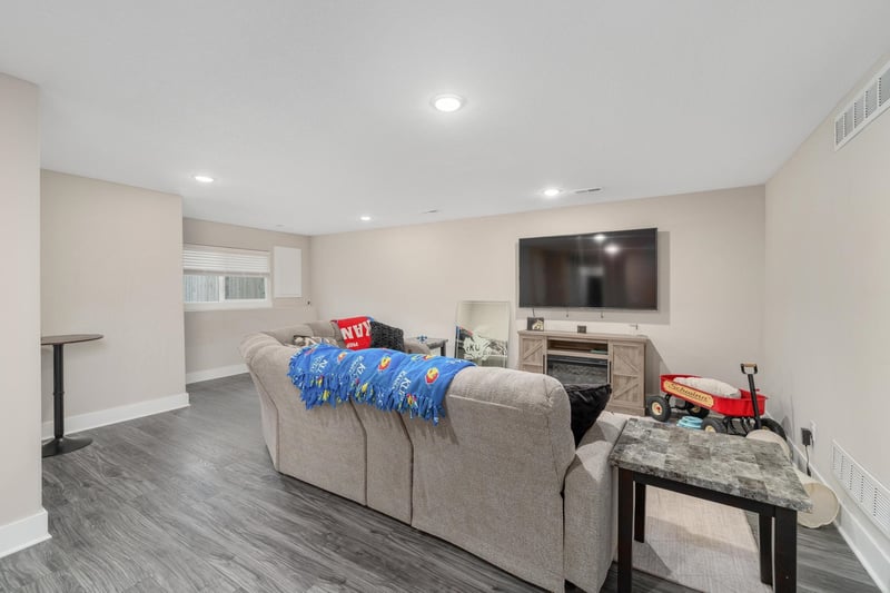 9001 E Chris St #9003 E Chris St, Bel Aire, KS 67226
