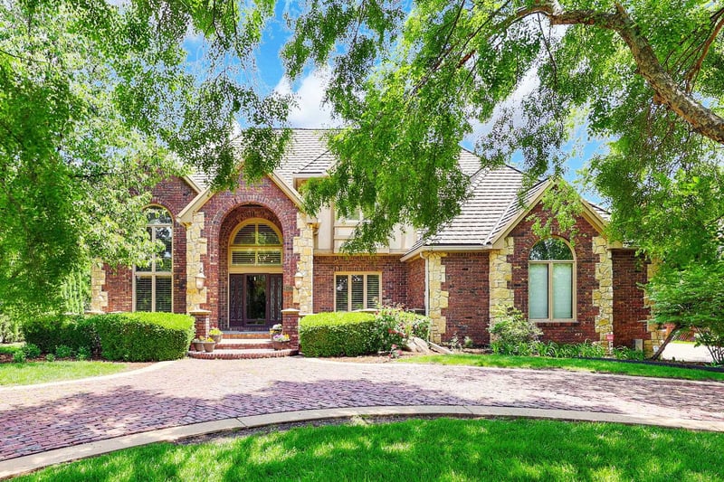 9451 E Cross Creek Ct, Wichita, KS 67206