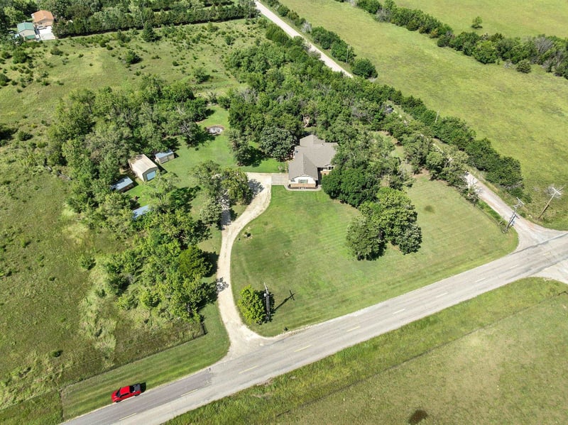 6052 NW 30th St, Towanda, KS 67144