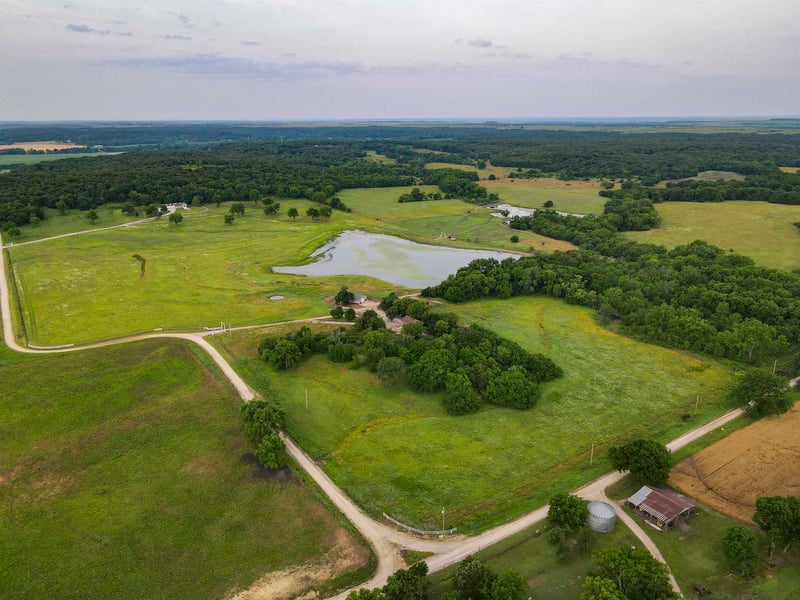 8878 Brown Rd, Fredonia, KS 66736