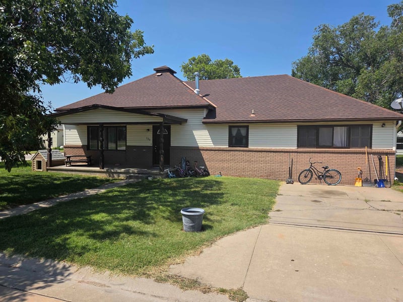 320 W Adams St, Burrton, KS 67020