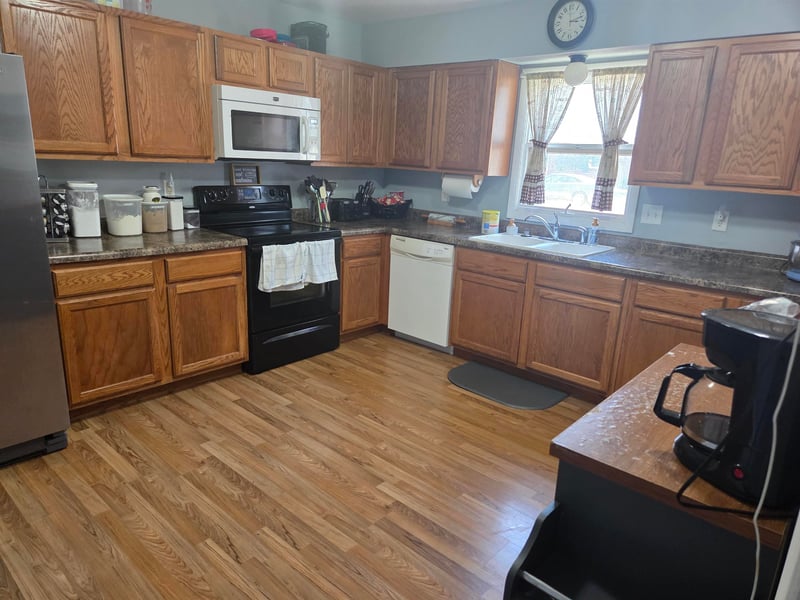 320 W Adams St, Burrton, KS 67020