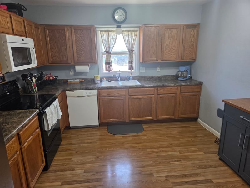 320 W Adams St, Burrton, KS 67020