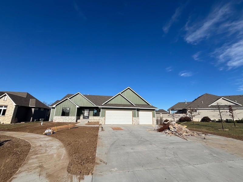 1012 E Summerchase, Derby, KS 67037