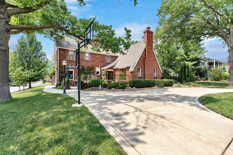 175 S Battin, Wichita, KS 67218