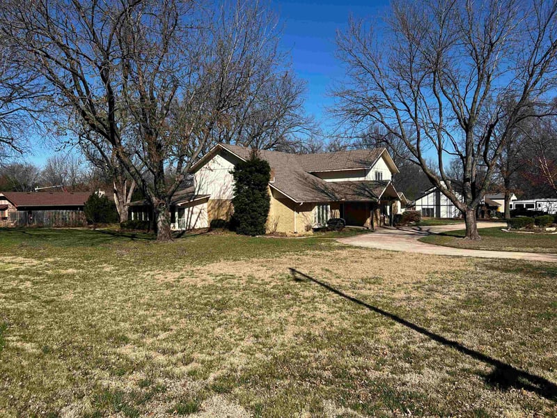 2305 Squirrel Rn, Arkansas City, KS 67005
