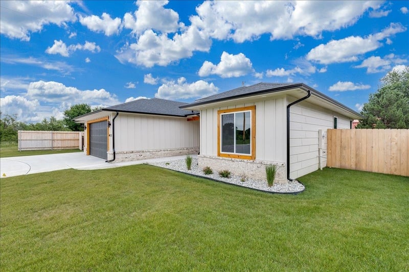 4422 Sunny Ct, Wichita, KS 67205