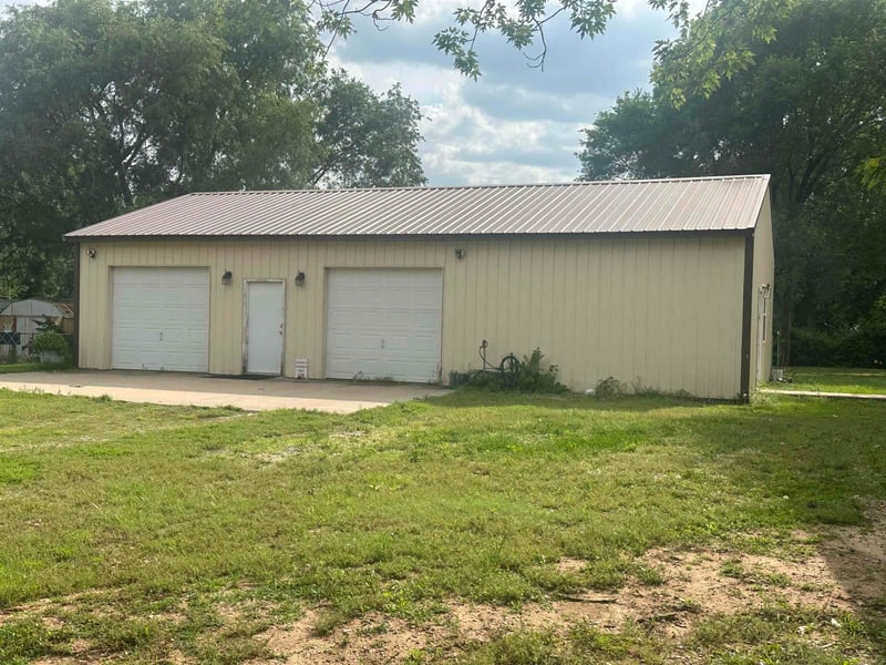 407 N Magnolia St, Attica, KS 67009