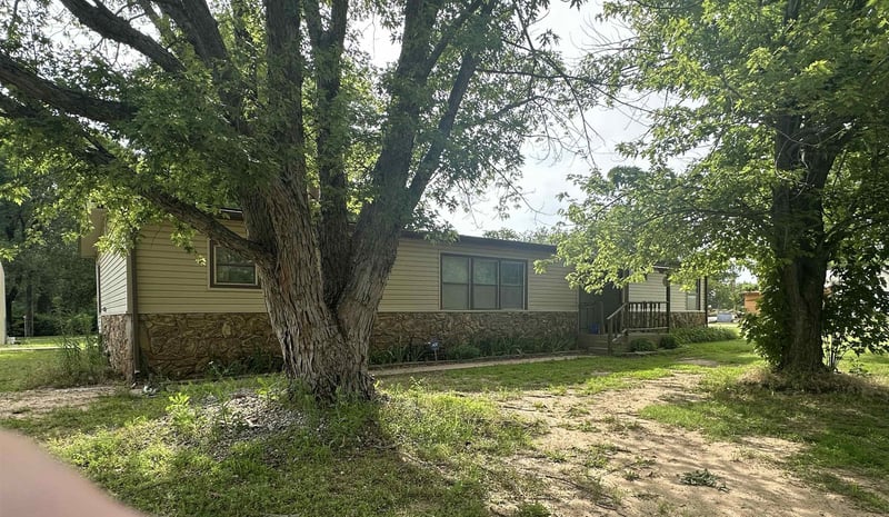 407 N Magnolia St, Attica, KS 67009