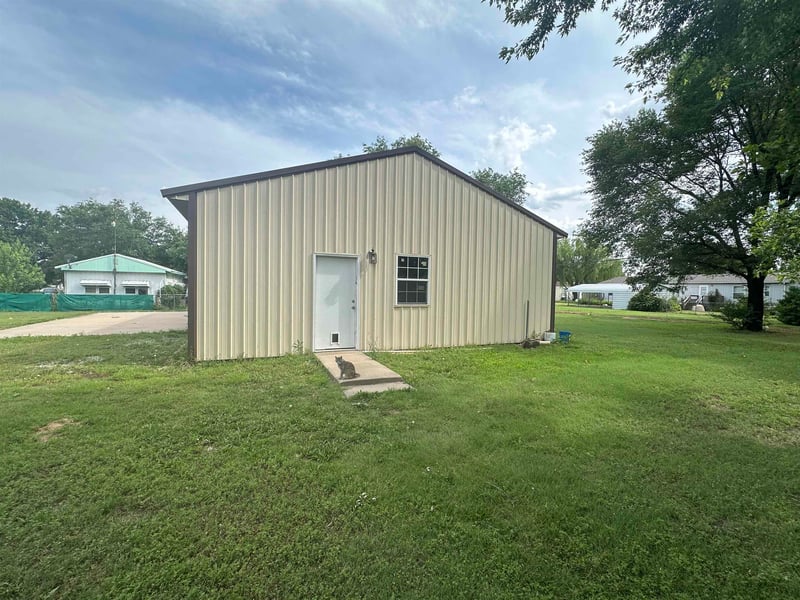 407 N Magnolia St, Attica, KS 67009