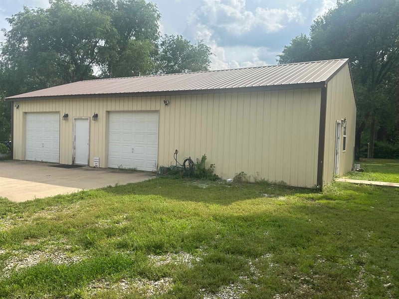 407 N Magnolia St, Attica, KS 67009