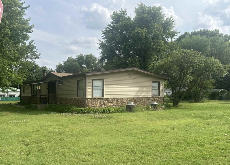 407 N Magnolia St, Attica, KS 67009