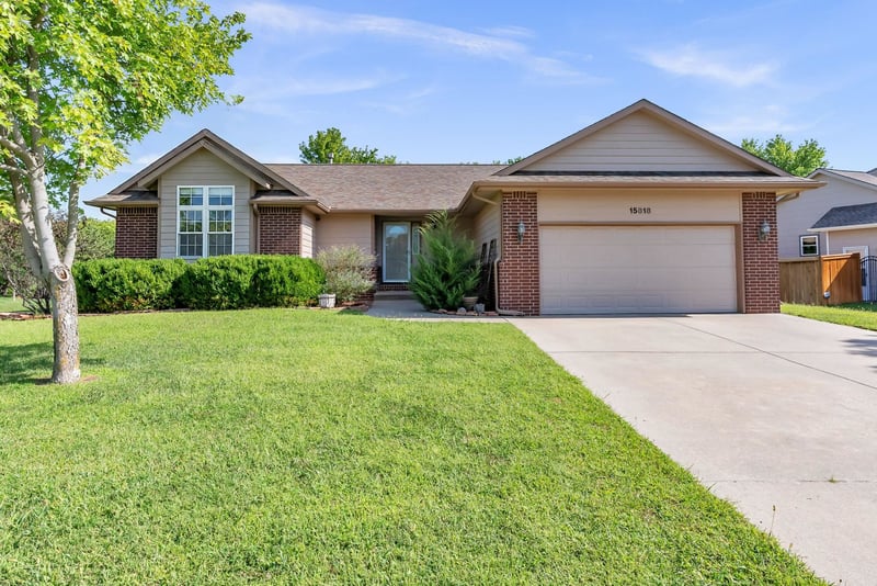 15818 E Woodcreek St, Wichita, KS 67230