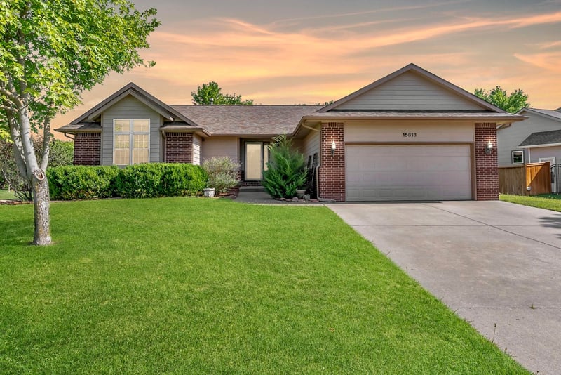 15818 E Woodcreek St, Wichita, KS 67230