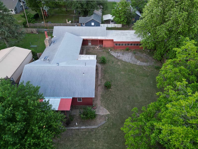 1326 C St, Arkansas City, KS 67005