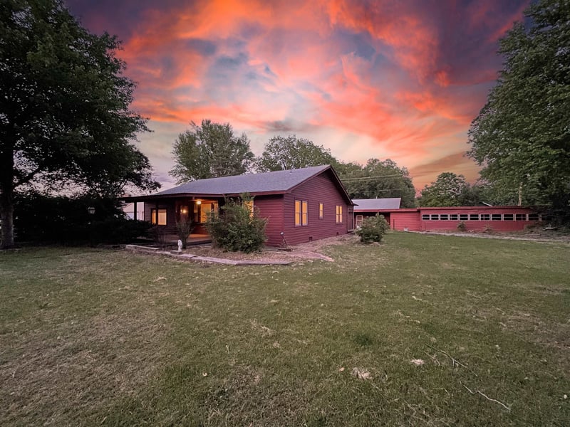 1326 C St, Arkansas City, KS 67005