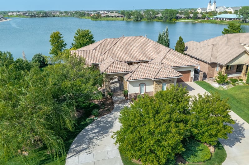 3426 N Beach Club Cir, Wichita, KS 67205