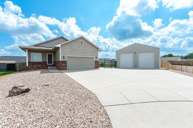 5002 S Osage Cir, Wichita, KS 67217