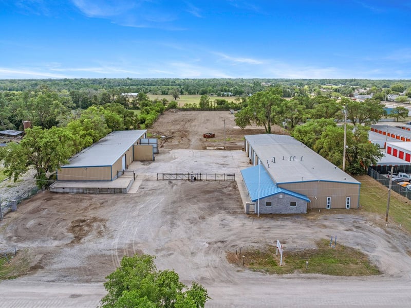 1939 Emmett St, Haysville, KS 67060