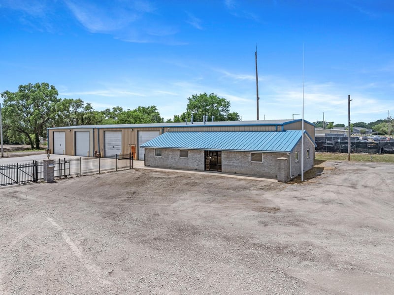1939 Emmett St, Haysville, KS 67060
