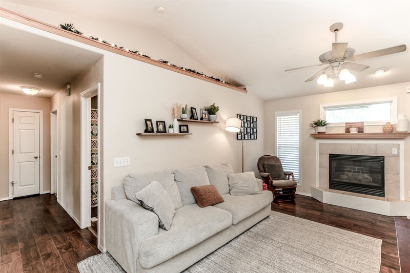 1303 Willowbrook Cir, Towanda, KS 67144