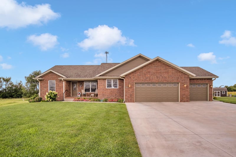 849 South Meadows Dr, Hesston, KS 67062
